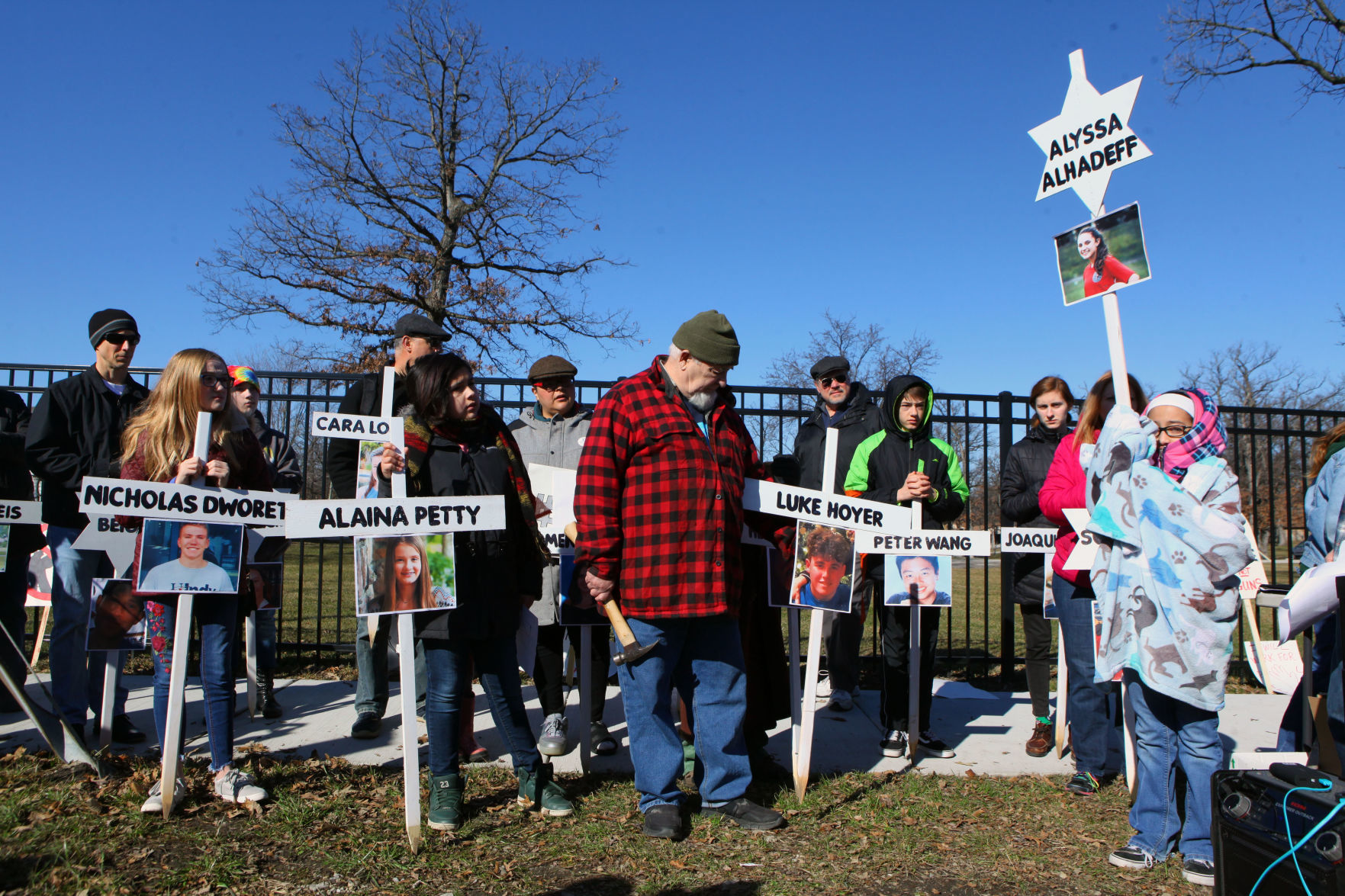 Gallery: Organizers protest outside gun show in Crown Point